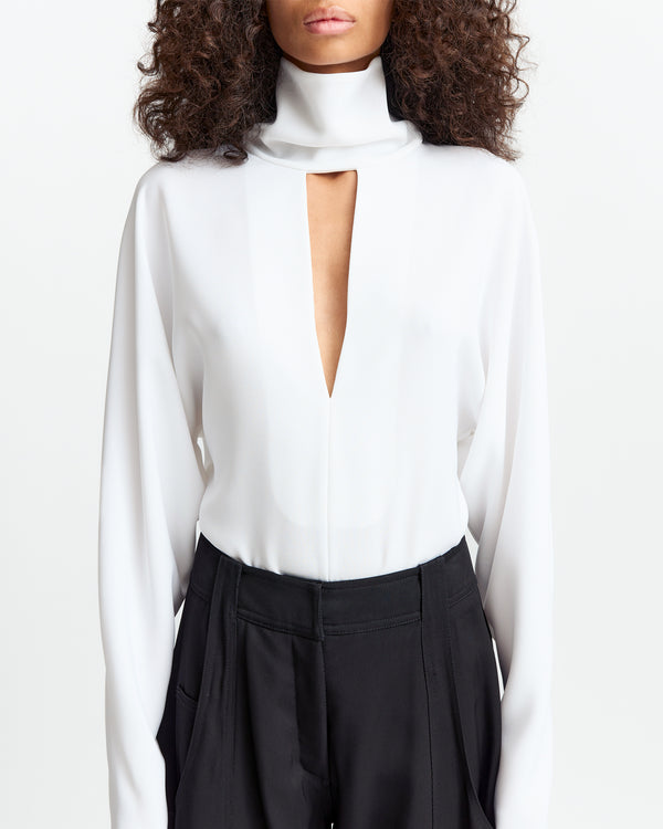 Olamo Top in Crepe